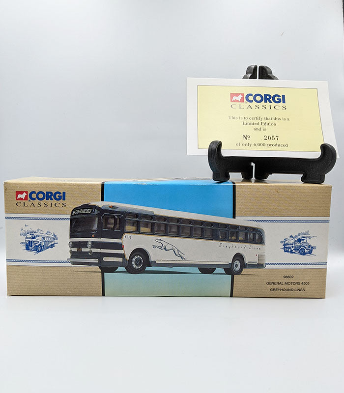 Corgi General Motors 4505 Greyhound Lines